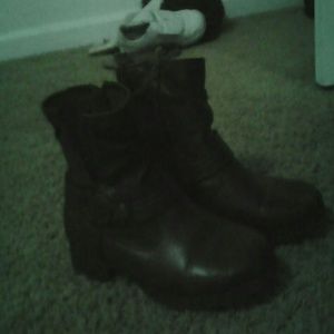 Pair of boots